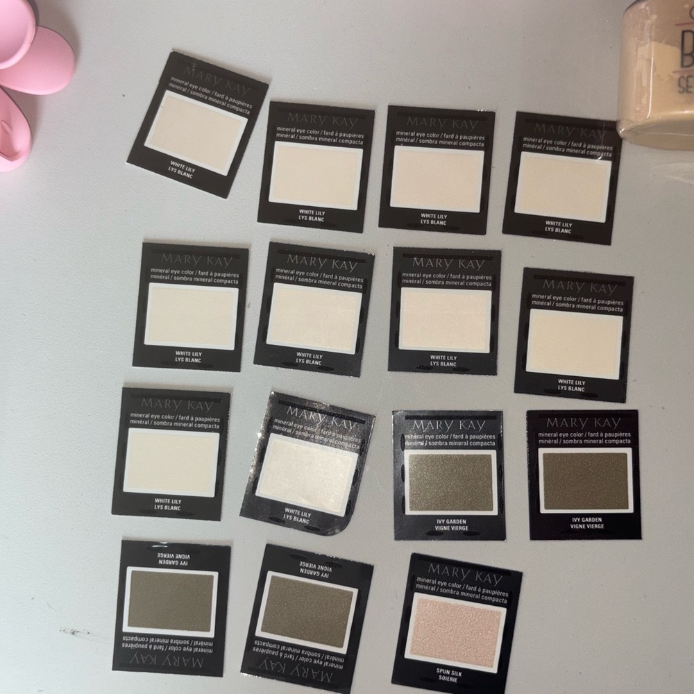 Mary Kay Eyeshadow Set - Cream, Tan, and Brown Hues